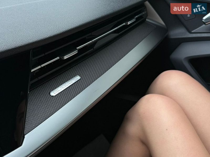 Седан Audi RS3 2022 в Умані