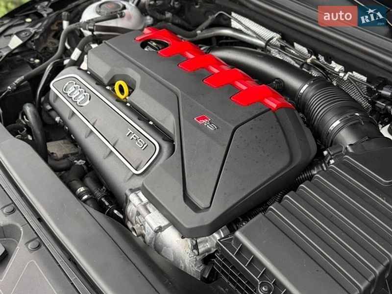 Седан Audi RS3 2022 в Умані