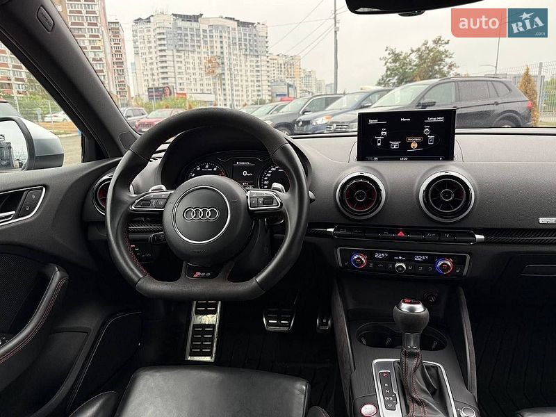 Седан Audi RS3 2016 в Киеве