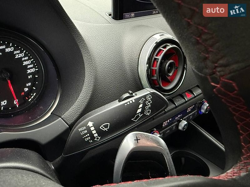 Седан Audi RS3 2016 в Киеве