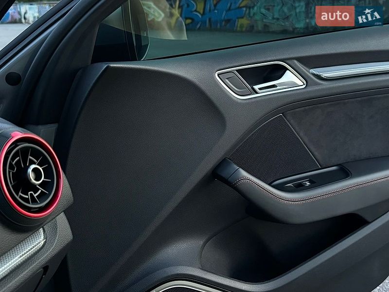 Седан Audi RS3 2018 в Києві