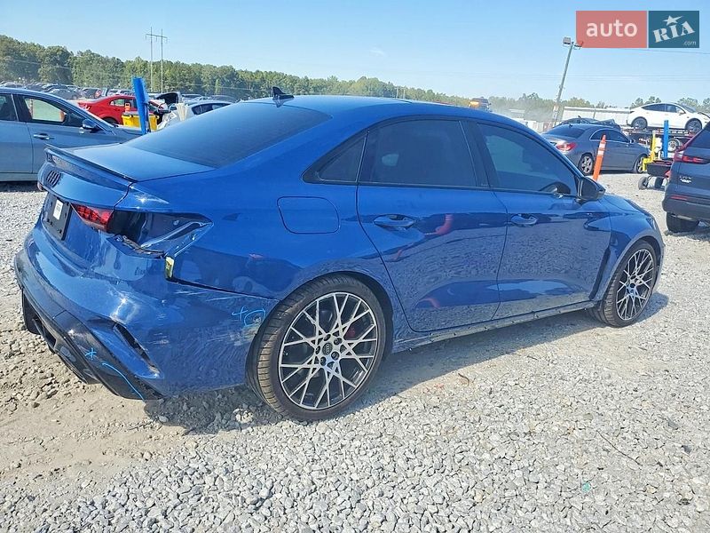 Седан Audi RS3 2025 в Львове