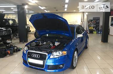 Седан Audi RS4 2006 в 