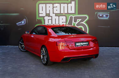 Купе Audi RS5 2011 в 
