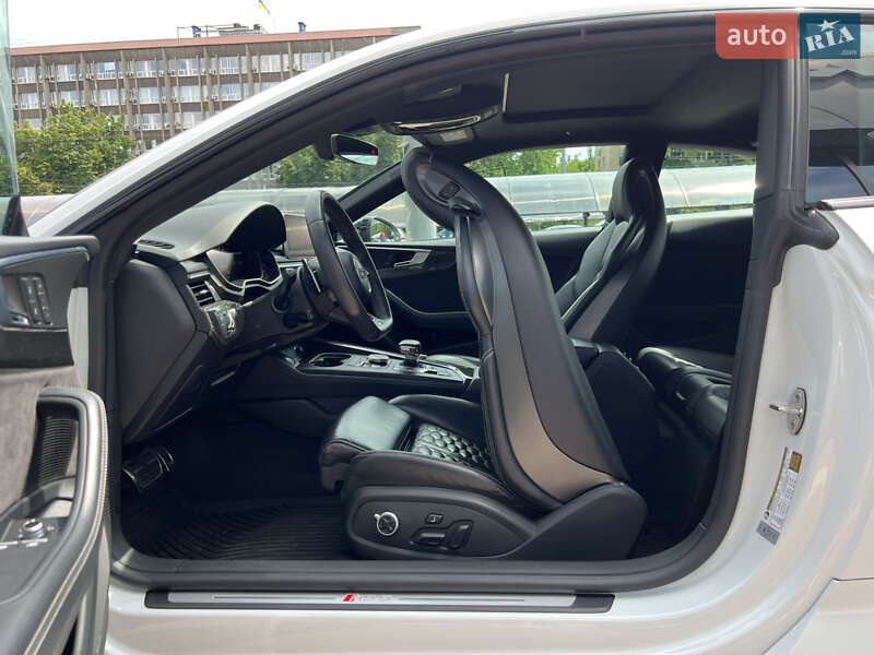 Купе Audi RS5 2019 в Киеве