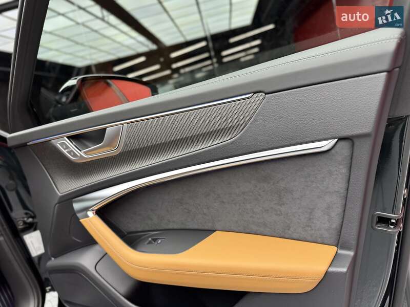 Универсал Audi RS6 2025 в Киеве