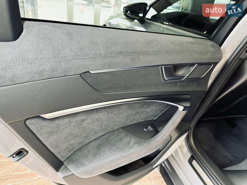 Универсал Audi RS6 2024 в Киеве