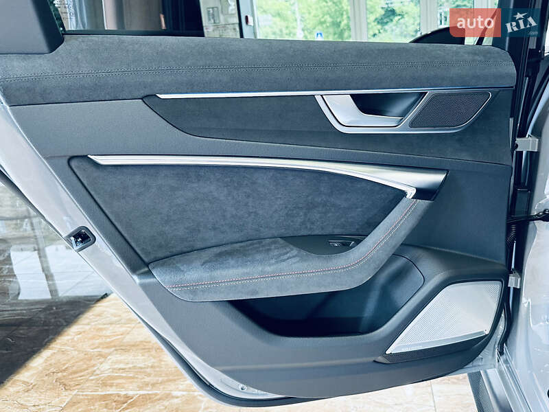 Универсал Audi RS6 2024 в Киеве