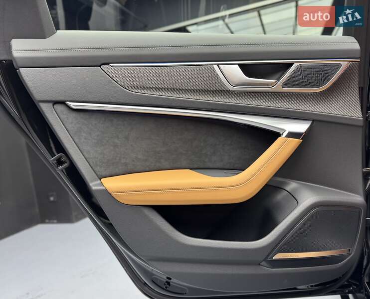 Универсал Audi RS6 2025 в Киеве фото 49 Универсал Audi RS6 2025 в Киеве