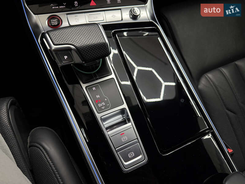 Универсал Audi RS6 2021 в Киеве