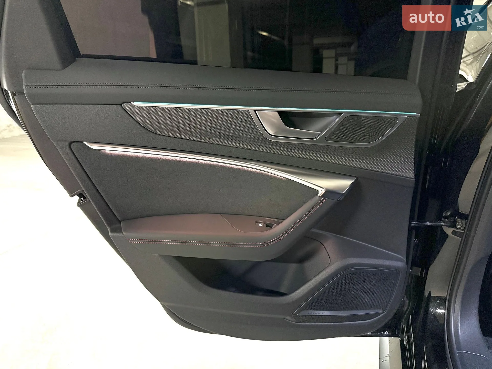 2025 Audi RS6 - мініатюра 25