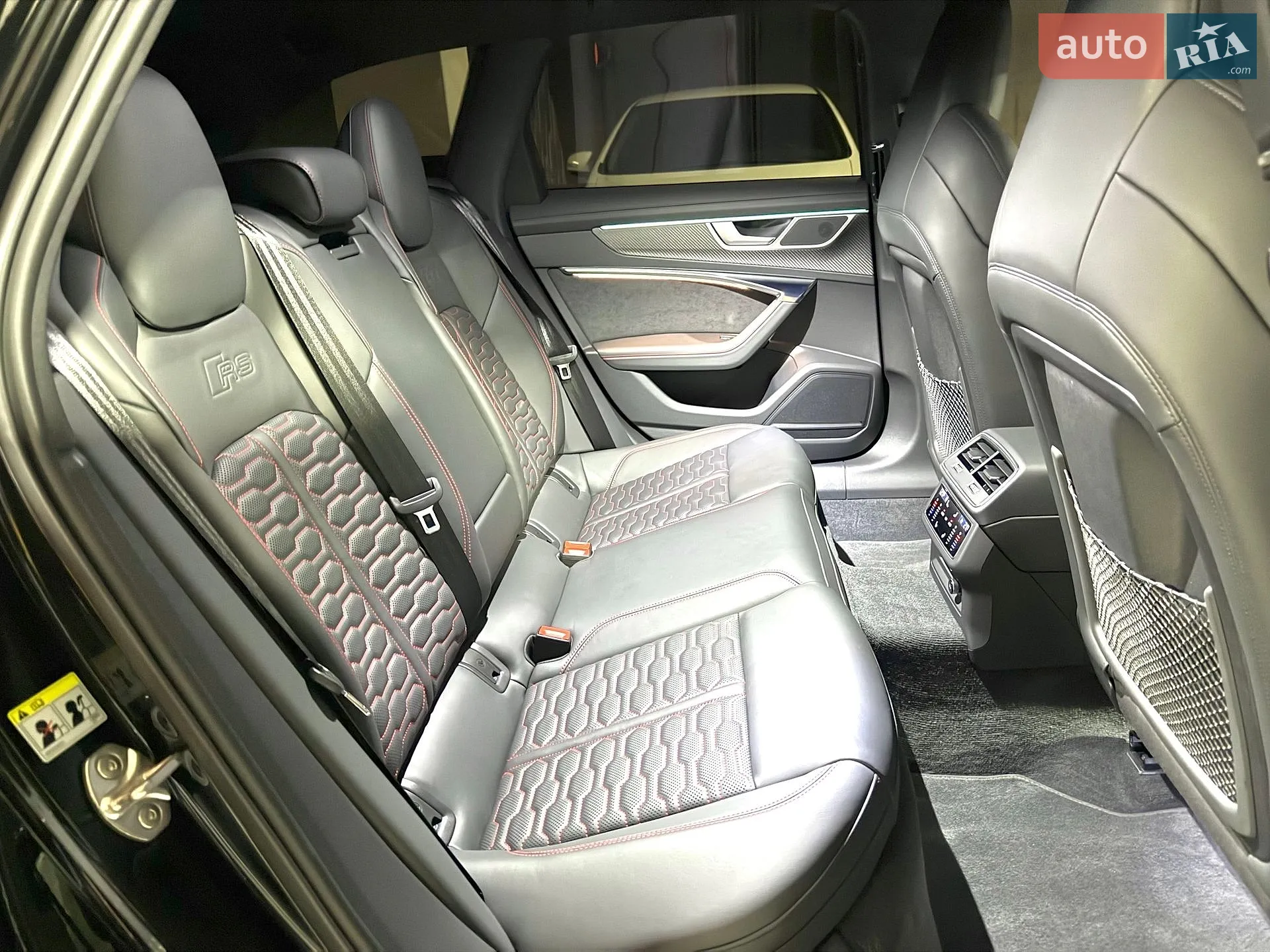2025 Audi RS6 - мініатюра 31