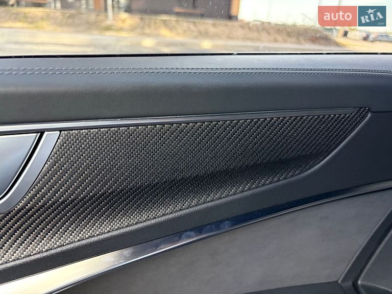 Универсал Audi RS6 2025 в Киеве фото 36 Универсал Audi RS6 2025 в Киеве