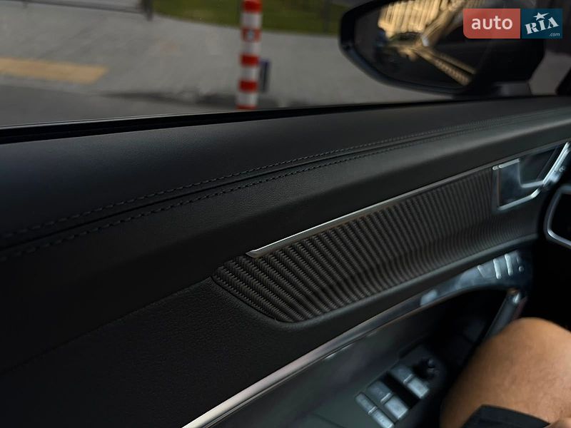 Универсал Audi RS6 2025 в Киеве