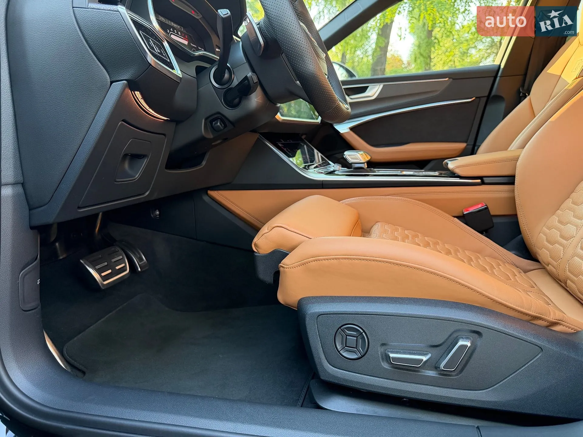 2025 Audi RS6 - мініатюра 24