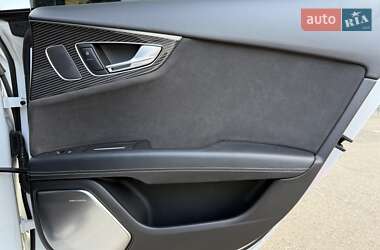 Лифтбек Audi RS7 Sportback 2016 в 