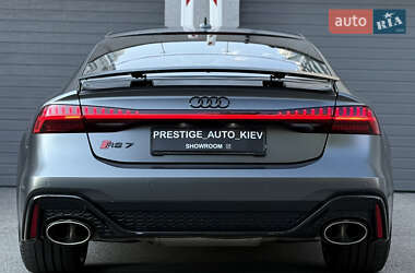 Лифтбек Audi RS7 Sportback 2021 в 