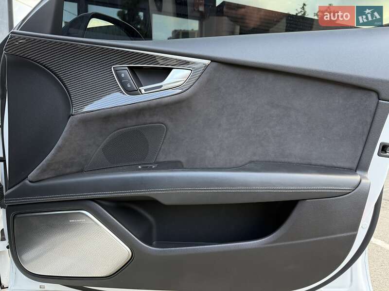 Лифтбек Audi RS7 Sportback 2016 в Киеве фото 35 Лифтбек Audi RS7 Sportback 2016 в Киеве