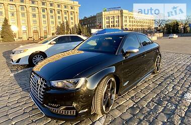 Седан Audi S3 2015 в Харькове