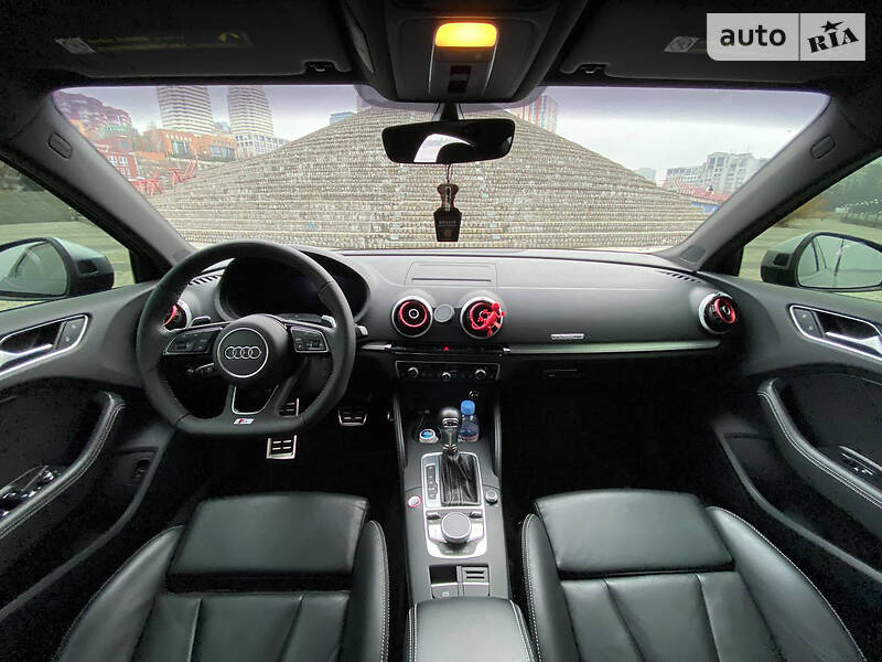 Седан Audi S3 2016 в Днепре