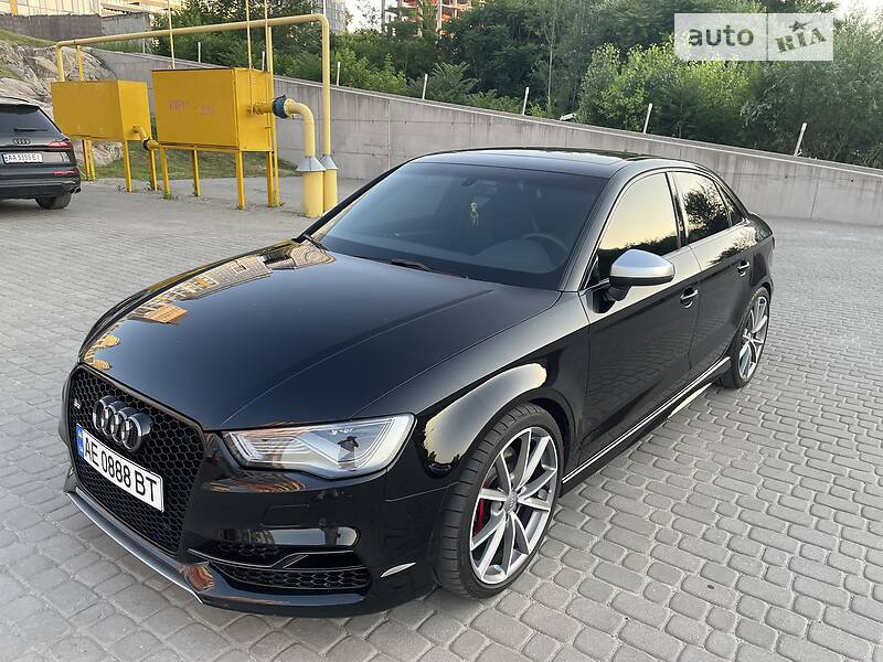 Седан Audi S3 2016 в Днепре