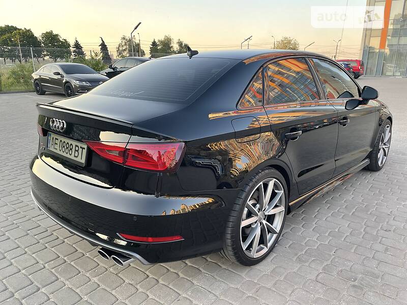 Седан Audi S3 2016 в Днепре