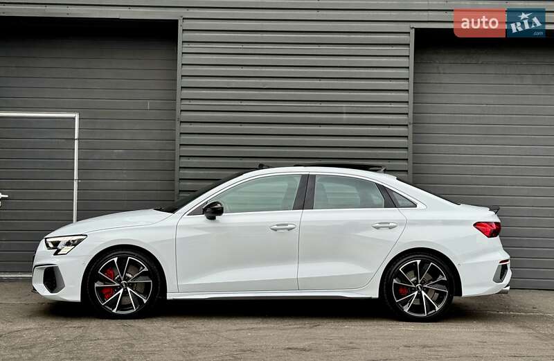 Седан Audi S3 2022 в Киеве
