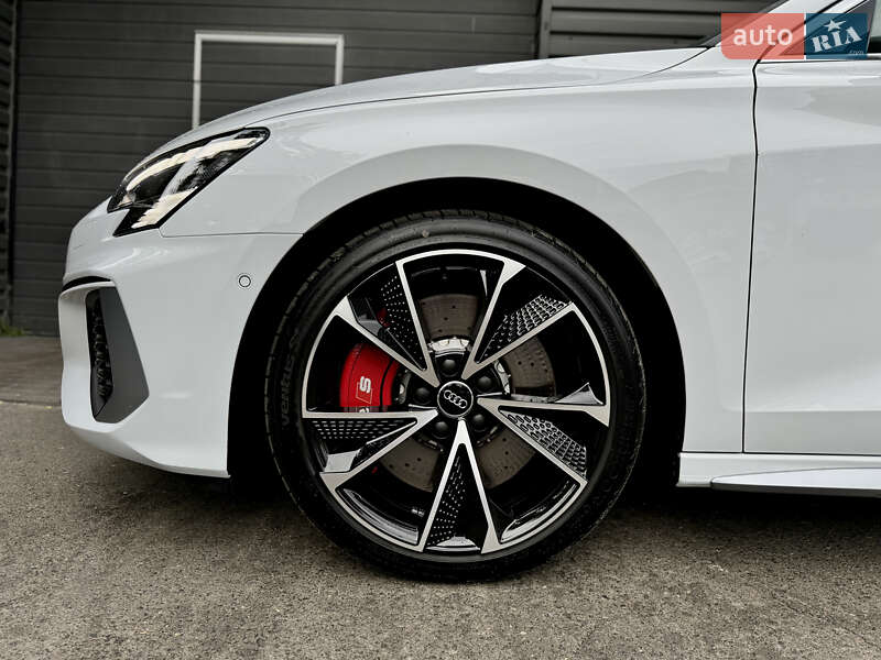 Седан Audi S3 2022 в Киеве