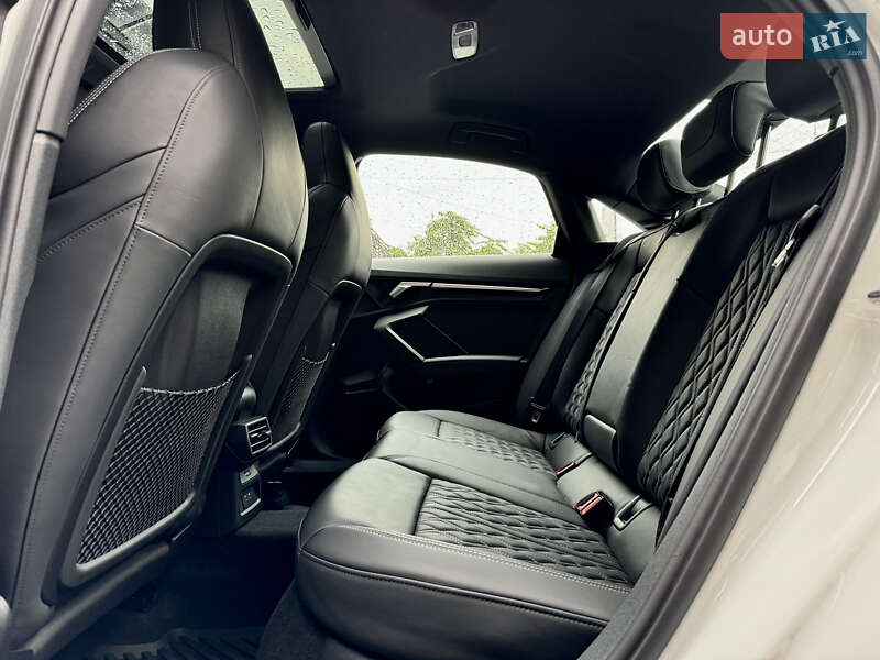 Седан Audi S3 2022 в Киеве