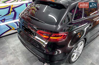 Хэтчбек Audi S3 2014 в 