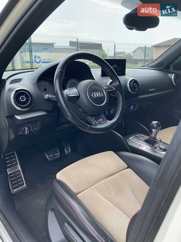 Хэтчбек Audi S3 2014 в Киеве