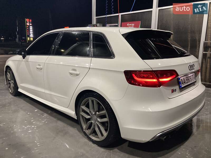 Хэтчбек Audi S3 2014 в Киеве
