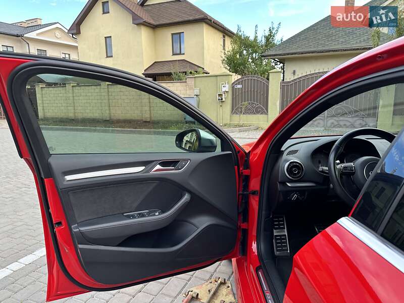 Седан Audi S3 2014 в Одессе