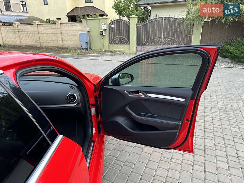 Седан Audi S3 2014 в Одессе