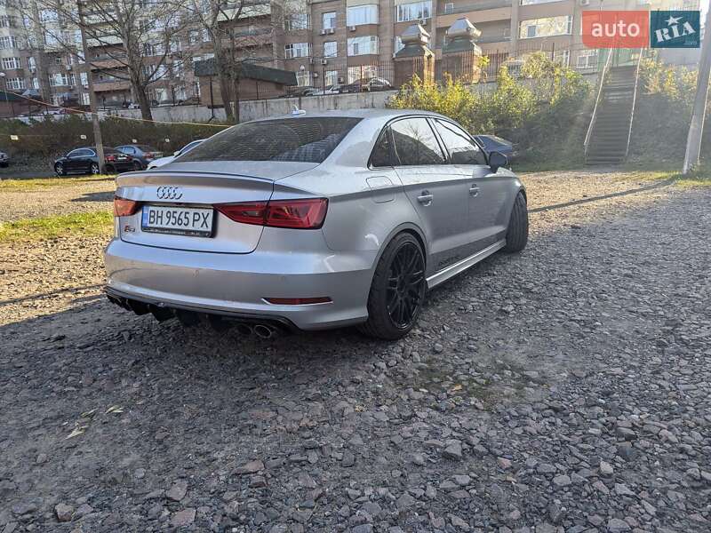 Седан Audi S3 2015 в Киеве