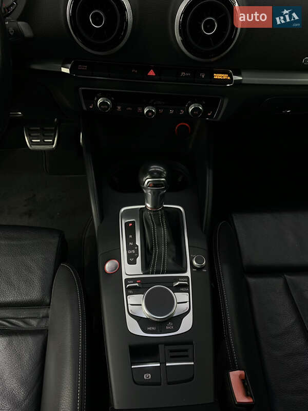 Седан Audi S3 2015 в Киеве