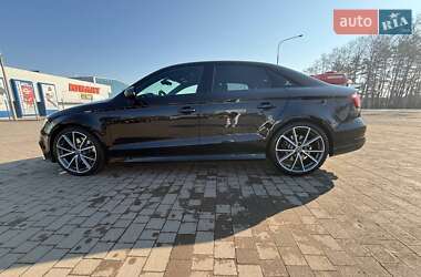 Седан Audi S3 2017 в Киеве