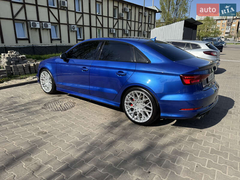 Седан Audi S3 2014 в Киеве