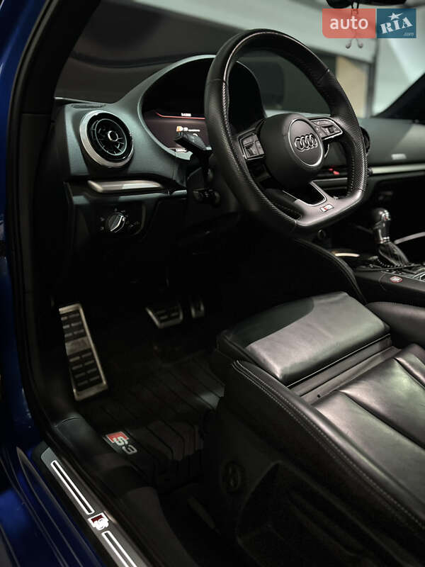 Седан Audi S3 2018 в Киеве