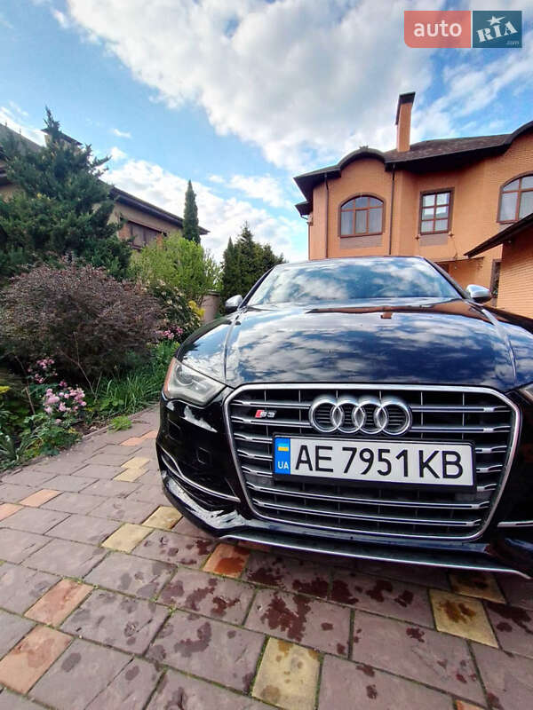 Седан Audi S3 2014 в Днепре