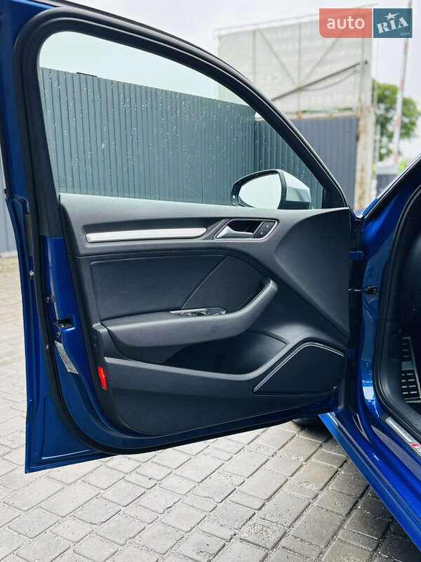 Хэтчбек Audi S3 2016 в Виннице