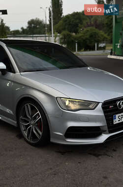 Седан Audi S3 2015 в 