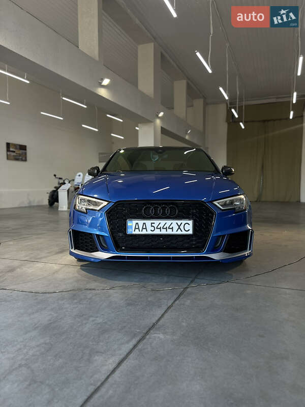 Седан Audi S3 2018 в Киеве