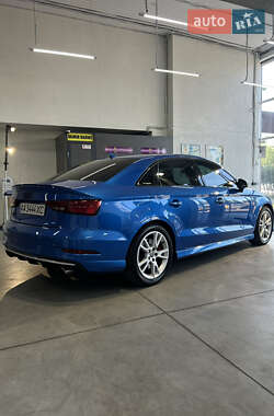 Седан Audi S3 2018 в Киеве