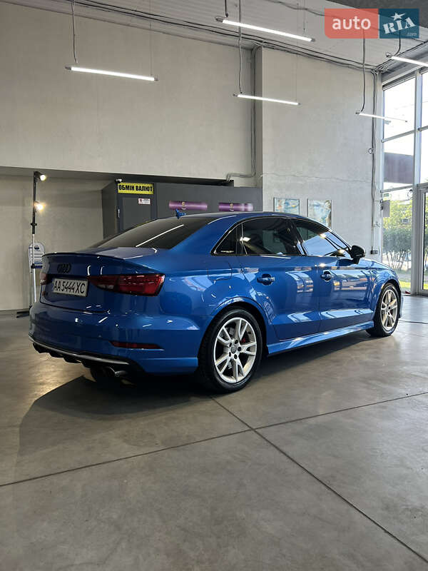 Седан Audi S3 2018 в Киеве