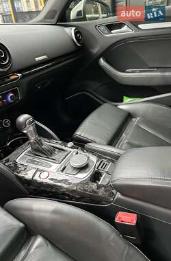 Седан Audi S3 2015 в 