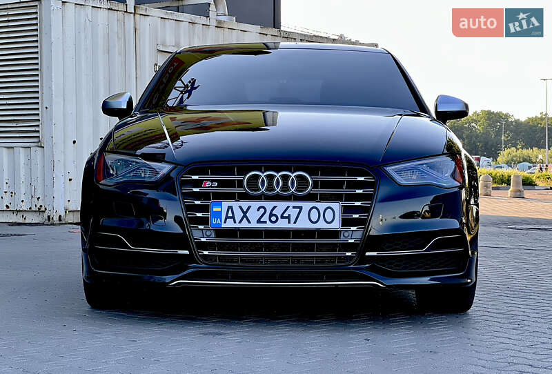 Седан Audi S3 2014 в Киеве