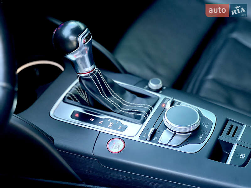 Седан Audi S3 2014 в Киеве