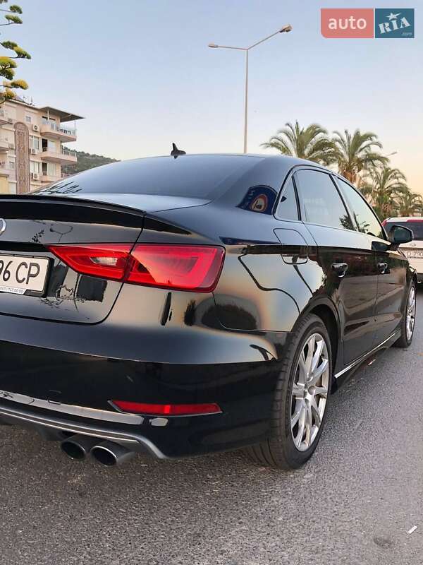 Седан Audi S3 2015 в Ізмаїлі