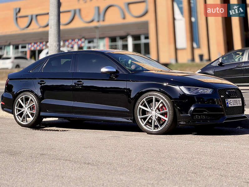 Седан Audi S3 2016 в Днепре